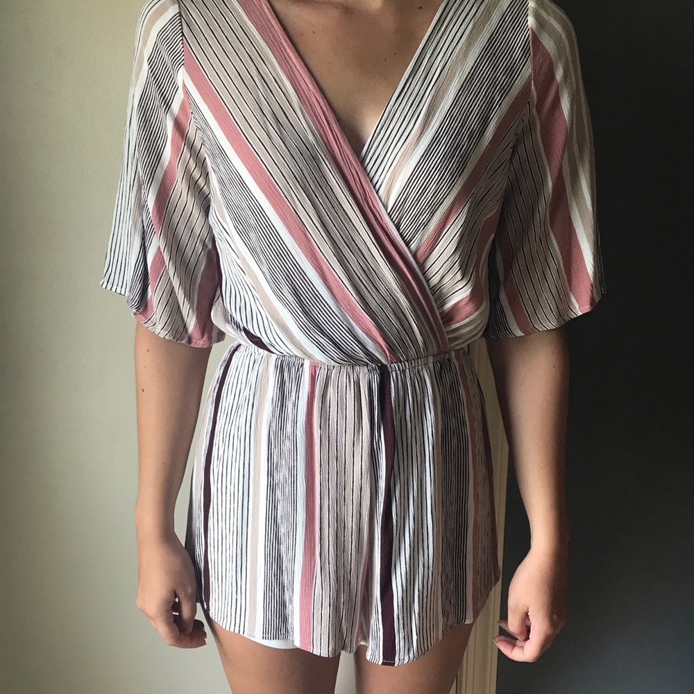 Romper - Picture 2 of 4